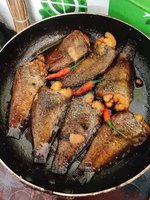 CÁCH LÀM CÁ SẶC TRỨNG KHO TIÊU